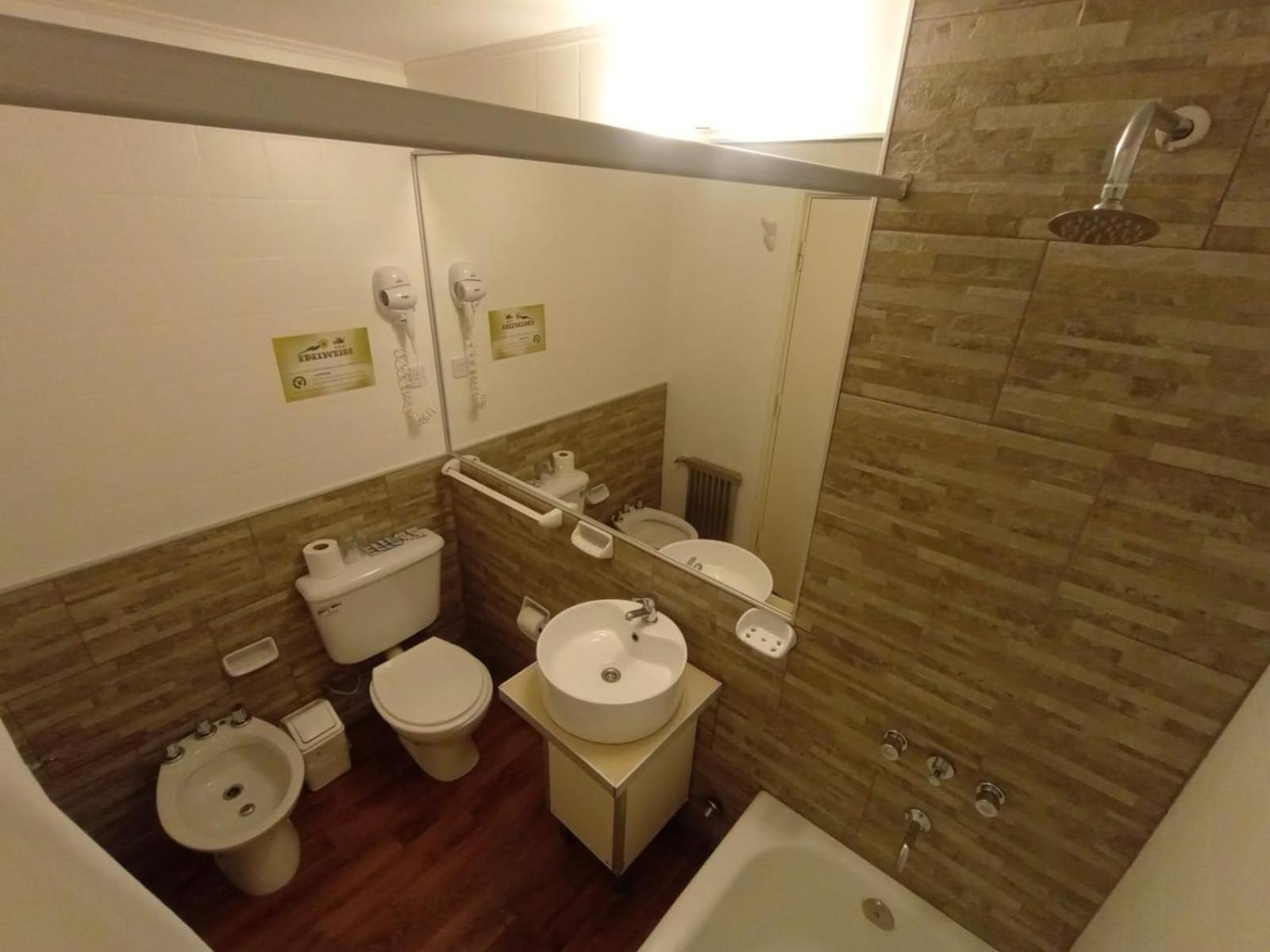 ויז'ה חנראל בלגרנו Hotel Edelweiss מראה חיצוני תמונה