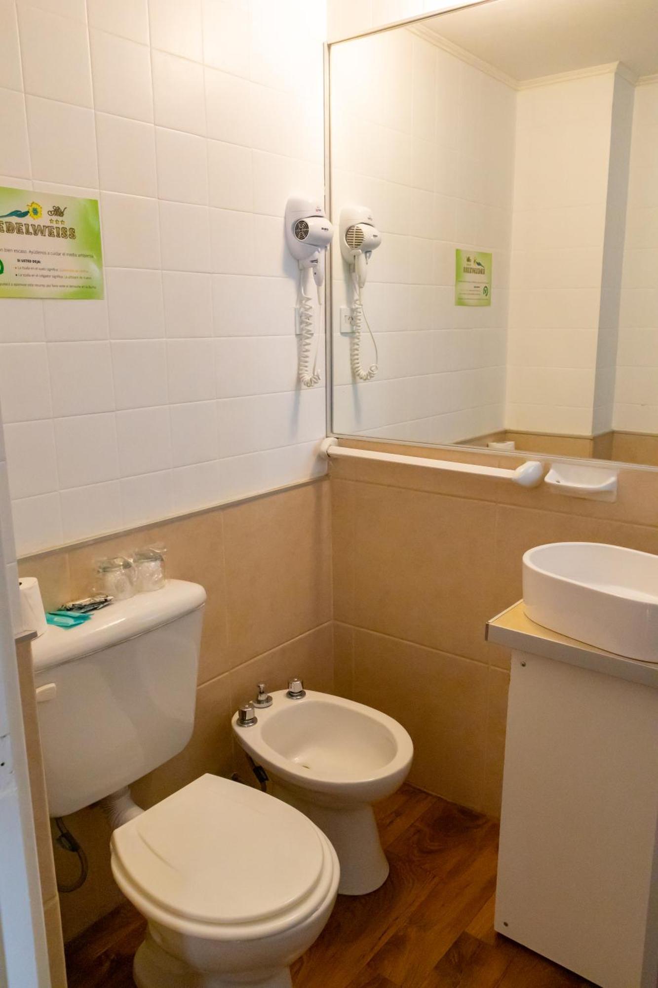 ויז'ה חנראל בלגרנו Hotel Edelweiss מראה חיצוני תמונה