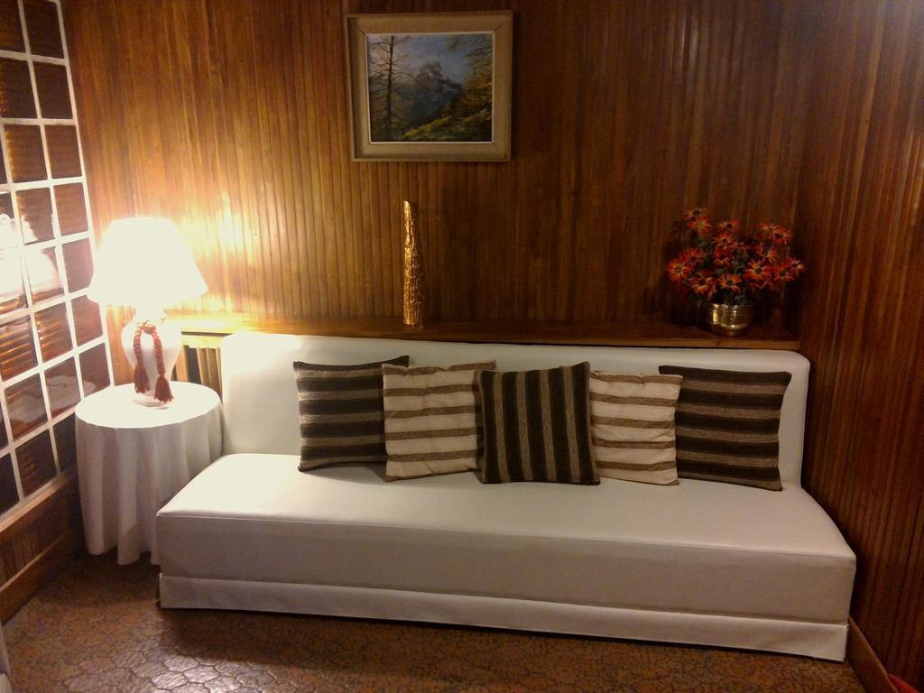 ויז'ה חנראל בלגרנו Hotel Edelweiss מראה חיצוני תמונה